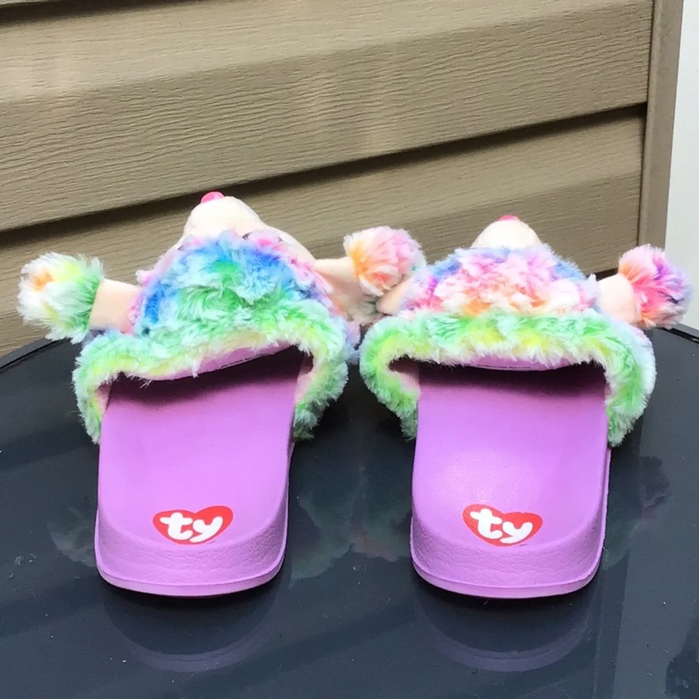 SALE! Big Girls TY Slides Size 4/5, Adorable and Like New!